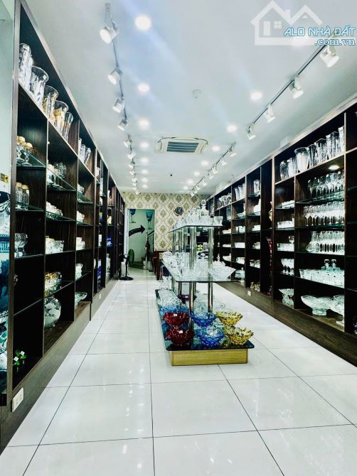 MẶT PHỐ TÂY SƠN -  LÔ GÓC - KINH DOANH  - VỈA HÈ RỘNG DT 46m2 6T Giá 27ty
