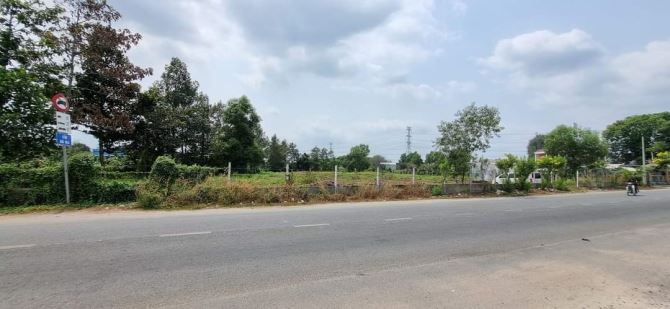Bán đất thổ cư mặt tiền đường Sông Lu xã Trung An Củ Chi, DT: 6757m2. - 1