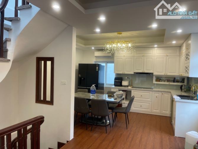 Nhà 4 tầng Hồng Tiến- Hoàng Như Tiếp- Bồ Đề- Long Biên. DT 47m2, Ô tô đổ cửa, giá 8.85 tỷ - 1