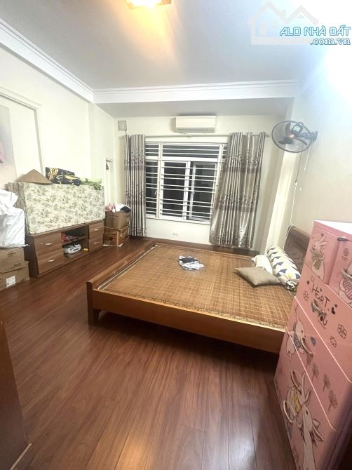 Bán nhà Hoàng Cầu - Đống Đa, mặt ngõ kinh doanh, phân lô ô tô tránh, 50m2, 5 Tầng, 12 Tỷ - 1