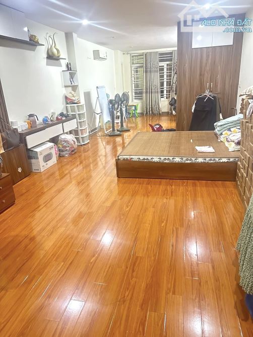 Bán nhà Hoàng Cầu - Đống Đa, mặt ngõ kinh doanh, phân lô ô tô tránh, 50m2, 5 Tầng, 12 Tỷ - 2