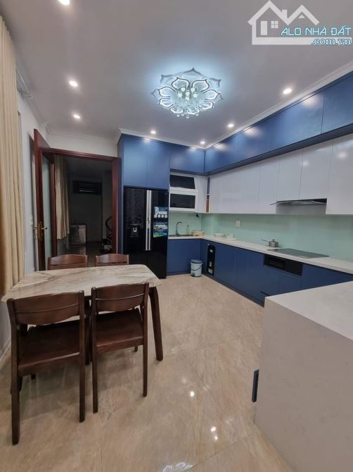 Gia Đình Tôi cần bán nhà Phố Hào Nam, 92m2 x8 tầng mới đẹp mua  vào ở luôn hơn 25 tỷ - 3