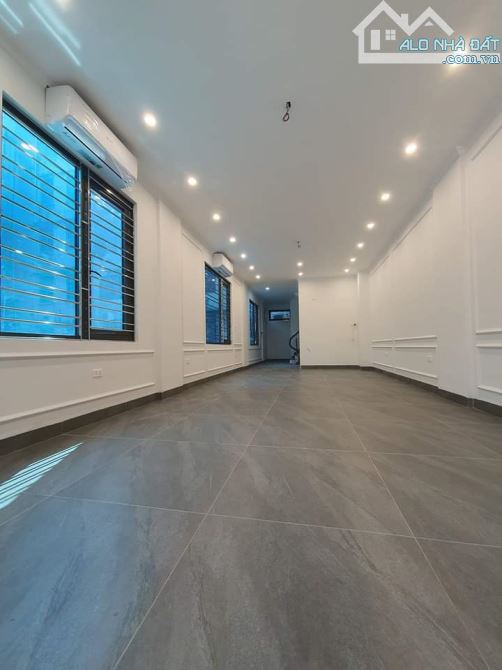 Gia Đình Tôi cần bán nhà Phố Hào Nam, 92m2 x8 tầng mới đẹp mua  vào ở luôn hơn 25 tỷ - 4