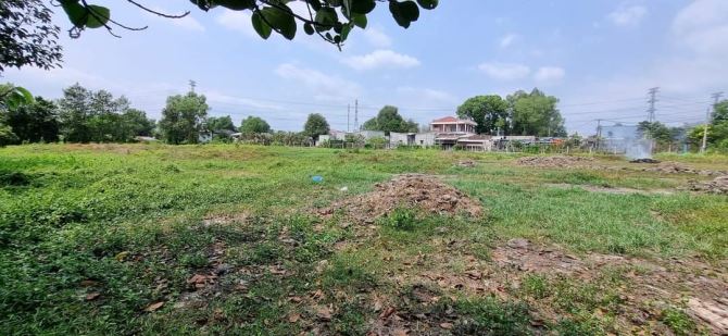 Bán đất thổ cư mặt tiền đường Sông Lu xã Trung An Củ Chi, DT: 6757m2. - 6