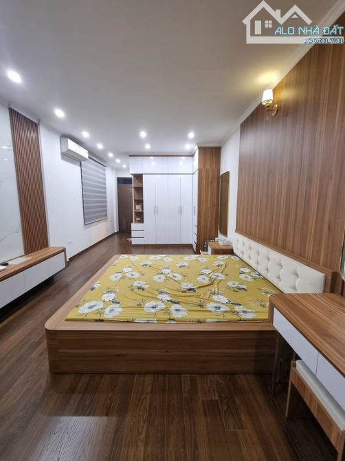 Gia Đình Tôi cần bán nhà Phố Hào Nam, 92m2 x8 tầng mới đẹp mua  vào ở luôn hơn 25 tỷ - 6