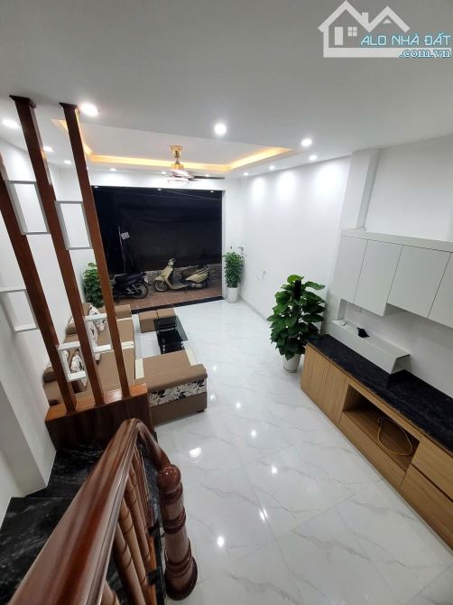 Bán nhà Biên Giang diện tích 33m²*5 tầng, full nội thất, giá nhỉnh 2 tỷ.