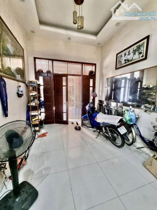 BÁN GẤP NHÀ PHỐ NGUYỄN CHÍ THANH- HUỲNH THÚC KHÁNG- DT 50M2- 5 TẦNG KHU VÍP PHÂN LÔ