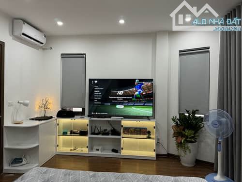 BÁN NHÀ ĐẸP NGUYỄN VĂN LINH Q.LONG BIÊN - LÔ GÓC - 2 THOÁNG - GARA OTO - 37M2x6T. GIÁ 6.38