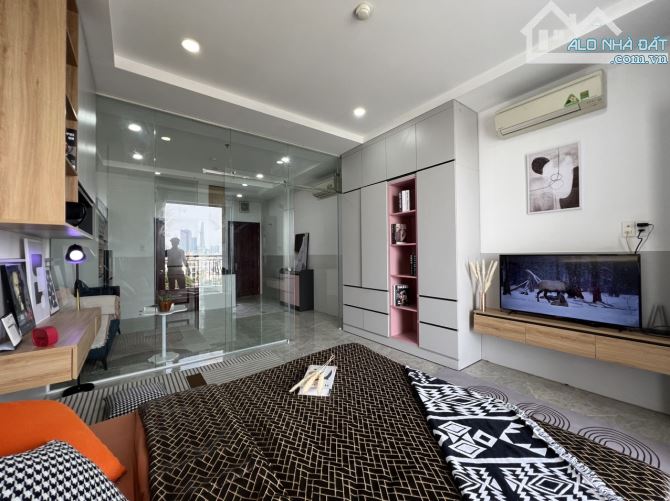 Phòng view sông 50m2 gần cầu Kênh Tẻ