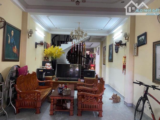 NHÀ MẶT TIỀN CAO XUÂN DỤC- 3.5 TẦNG- KIÊN CỐ- ĐỐI DIỆN CÔNG VIÊN-GẦN SÔNG HÀN- NHỈNH 9 TỶ
