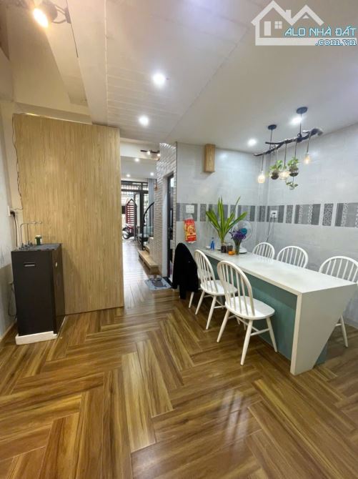 SIÊU RẺ - CHÀO BÁN NHÀ MỚI 4 TẦNG KIỆT THẲNG 3M HẢI PHÒNG- CÁCH ĐƯỜNG 50m- GẦN GA ĐÀ N - 1
