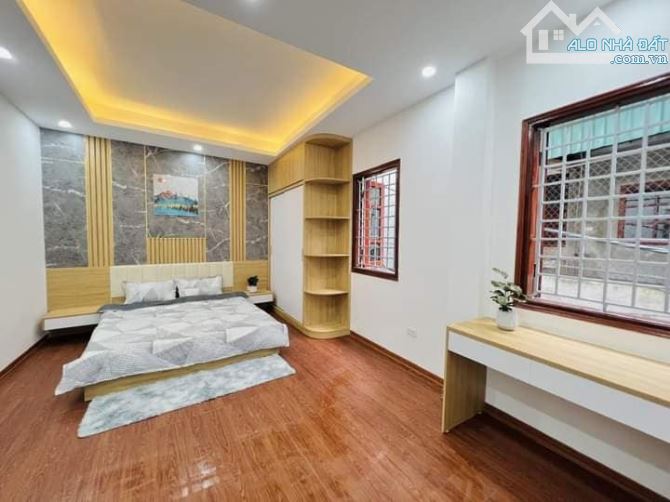 Ngọc Lâm- Nguyễn Sơn- Long Biên, Nhà 4 tầng, Ô tô đỗ cửa, DT 65m2, MT 5m, Giá 8.2 tỷ - 1