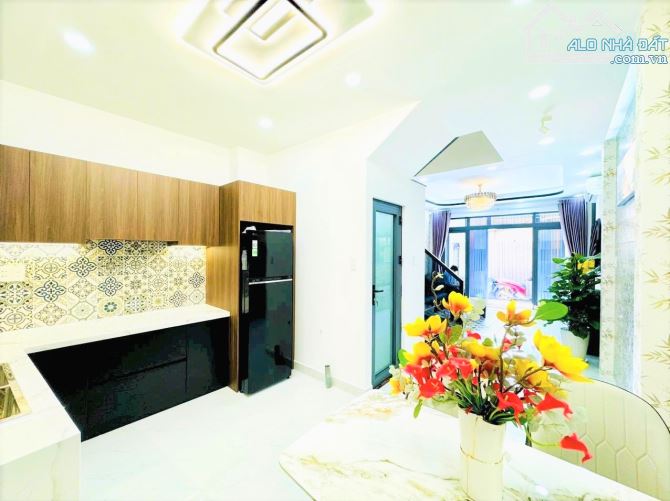 Nhà đẹp mới 50m2 Ngang Hơn 4M Đường huỳnh tấn phát quận 7 - 2