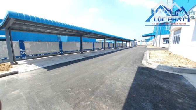 Cho thuê xưởng 2400m2 KCN Long Thành, Đồng Nai giá 5$ - 3