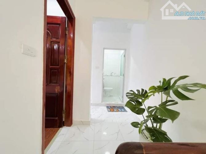 Ngọc Lâm- Nguyễn Sơn- Long Biên, Nhà 4 tầng, Ô tô đỗ cửa, DT 65m2, MT 5m, Giá 8.2 tỷ - 3