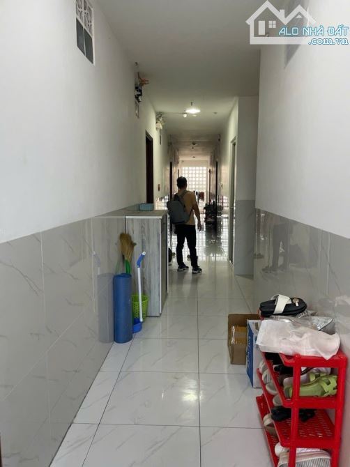 CĂN HỘ DỊCH VỤ 7 TẦNG-DƯƠNG BÁ TRẠC - Q8- GIÁP Q.5- DT: 16.8*39M (572M2)- 90 TỶ - 3