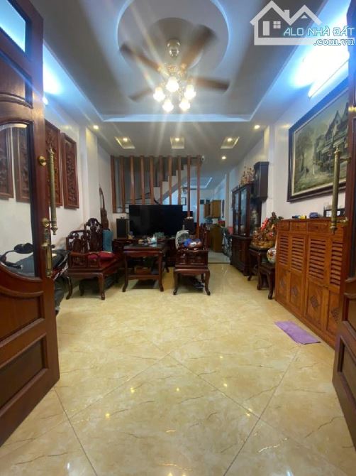 BÁN NHÀ VĨNH HƯNG NGÕ THÔNG Ô TÔ QUA NHÀ KINH DOANH NHỘN NHỊP.