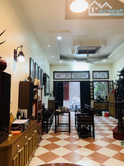 Tô Vĩnh Diện, Thanh Xuân, Phân Lô, Ô tô vào nhà, 64m² × 5 tầng, MT 5.2m - Nhỉnh 17 tỷ.