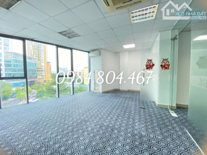 Cho thuê sàn văn phòng diện tích 70m2 giá 13tr chia sẵn 2 phòng tại phố Dương Đình Nghệ