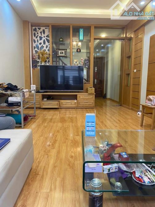 Bán nhà Phân Lô Nguyễn Khang. Dt 64m2 x 4T, thông Trung Yên, ngõ 7m. Giá 18.5 tỷ