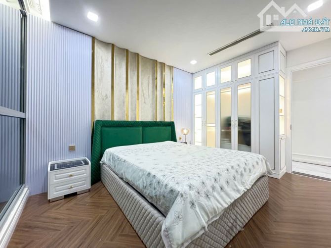 Bán nhà Nguyễn Huệ - Hải Triều, Bến Nghé, Quận 1, dt: 4,3x18, 3 lầu mới đẹp - 1