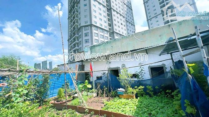 Bán lô đất Quận 2, hẻm Lương Định Của, DT 238.6m2 đất, khu dân cư đông đúc - 1