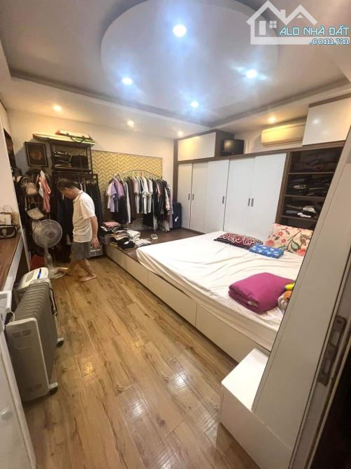 Bán nhà phân lô, vỉa hè, ô tô tránh Hoàng Quốc Việt 66m 5 tầng MT 5m 17.5 tỷ - 1