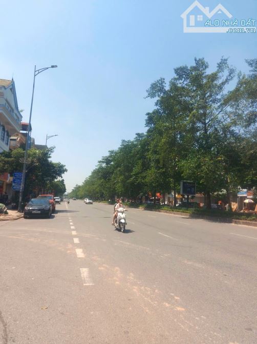🔥 CHỦ CẦN TIỀN - BÁN GẤP NHÀ MẶT PHỐ NGÔ GIA TỰ - LONG BIÊN - 200M - CHỈ 49 TỶ 🔥 - 1