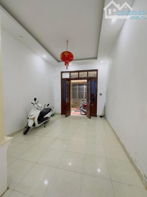 BÁN NHÀ NGÕ 69 HOÀNG VĂN THÁI - CÁCH Ô TÔ 10M - 42M x 4 TẦNG GIÁ 8,9 TỶ - 1