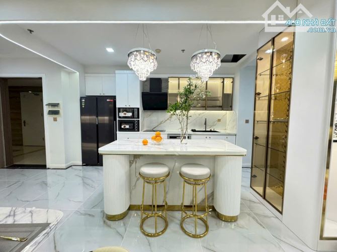 Bán nhà Nguyễn Huệ - Hải Triều, Bến Nghé, Quận 1, dt: 4,3x18, 3 lầu mới đẹp - 2