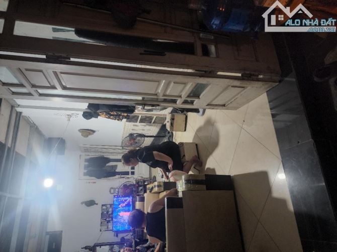 Bán nhà cực hiếm, cực rẻ tại Lê Lợi, Hà Đông, ô tô tránh;  70m2; MT 7m; giá chỉ 9.7 tỷ - 2