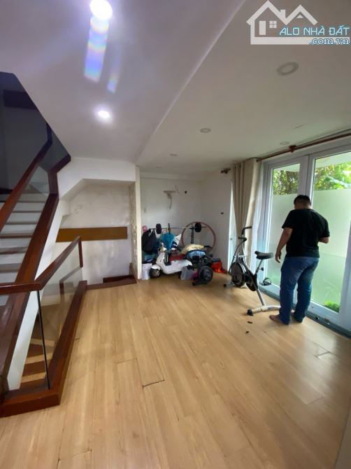 Bán nhà góc 2 MTKD Lê Thiệt - P. Phú Thọ Hoà - DT: 7x19m - lửng 3 lầu ST - Giá: 14.8 tỷ TL - 2