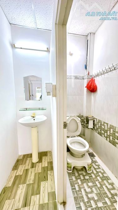 Nhà 2 tầng – 40 m2 – NGANG 5M - 2PN–2 WC – 20m ra HXH – Lê Văn Lương, Quận 7 - Giá 2tỷ9 - 3