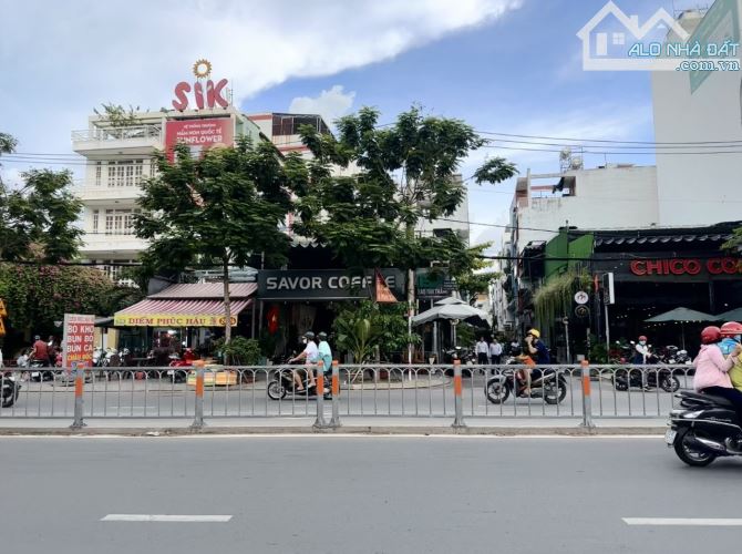 Bán nhà góc 2 MTKD Bờ Bao Tân Thắng - P. Sơn Kỳ (ngay Aeon) DT: 8x25m - Cấp 4 - Giá 31 tỷ - 3