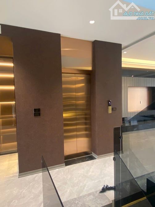 TĐC Đặng Vũ Hỷ, Thanh Am, vỉa hè, thang máy, nội thất xịn sò, DT 80m2, 6 tầng, giá 12.9 tỷ - 4