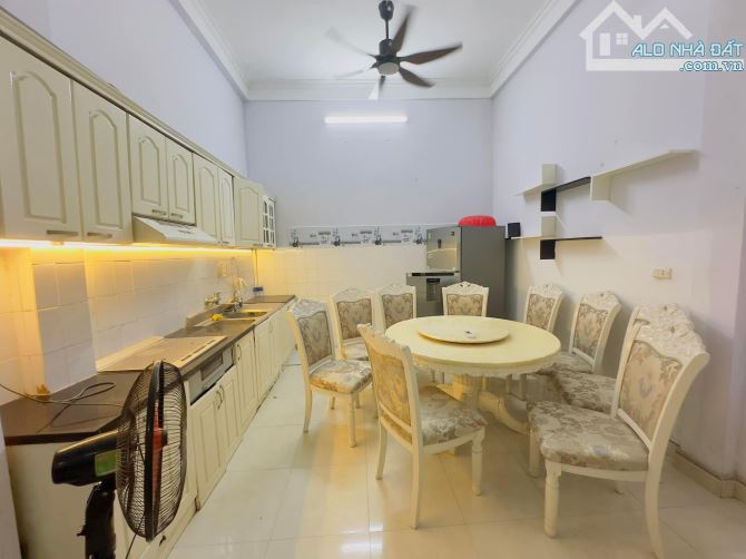 BÁN NHÀ NGÕ 69 HOÀNG VĂN THÁI - CÁCH Ô TÔ 10M - 42M x 4 TẦNG GIÁ 8,9 TỶ - 4