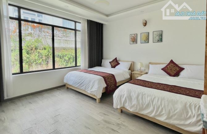 👉Villa Hẻm ô tô lớn Sổ riêng Hùng Vương, Phường 9, Đà Lạt, đường trước nhà rộng - 5