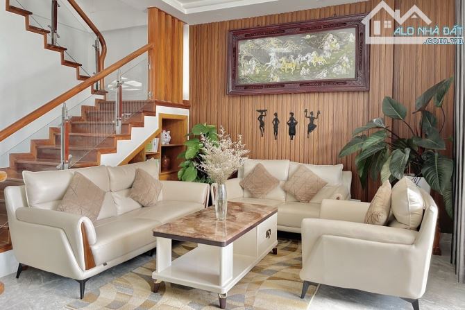 👉Villa Hẻm ô tô lớn Sổ riêng Hùng Vương, Phường 9, Đà Lạt, đường trước nhà rộng - 8