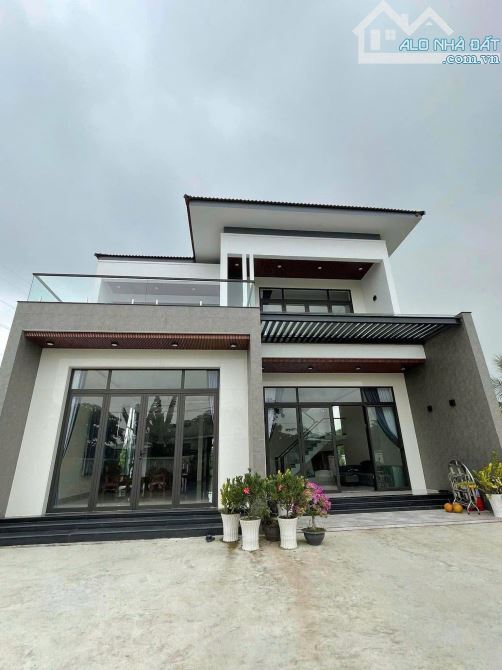 Biệt thự xây mới ngang 10x10 ngay TP Biên Hoà, gần BigC Tân Phong