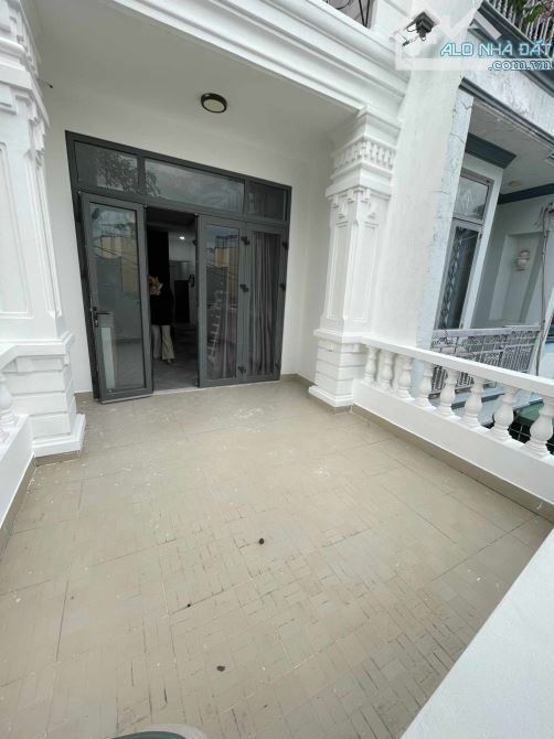 Bán Căn Nhà Mặt Tiền Đường số 53 phường Tân quy quận 7 giá chỉ 11,5tỷ.