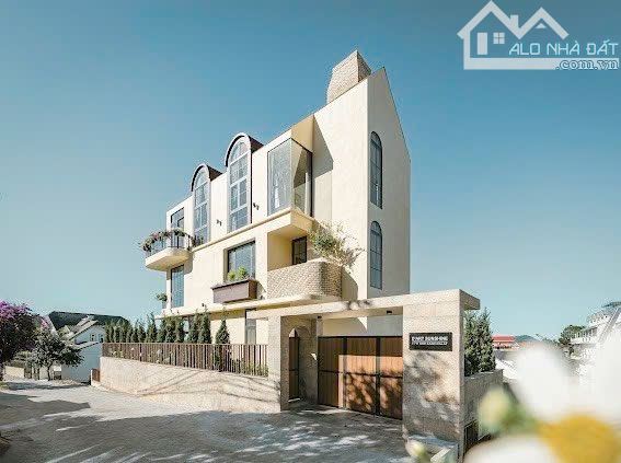 🏡BÁN Villa View đẹp full nội thất cao cấp đường Khe Sanh,p10 Đà Lạt