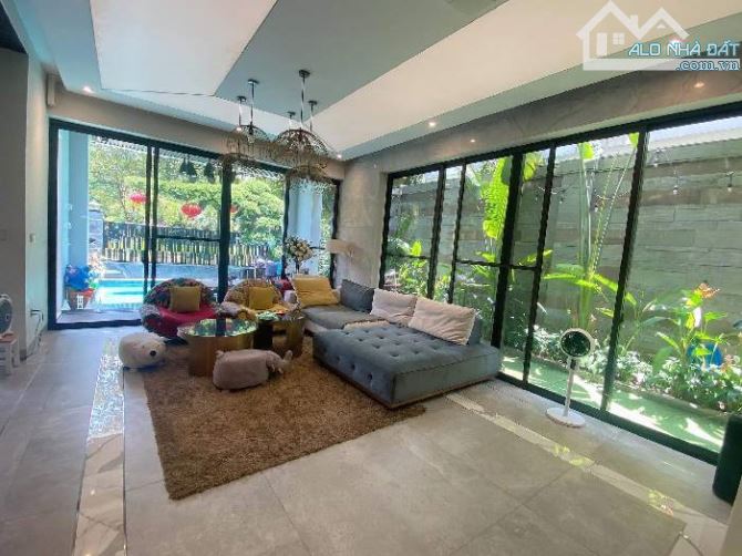 BIỆT THỰ CIPUTRA - 230M2 - 4TẦNG- NỘI THẤT ĐẸP - THANG MÁY NHẬP KHẨU - DÂN TRÍ CAO