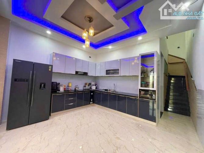 BÁN NHÀ ĐẸP TRUNG TÂM P. TRUNG DŨNG ĐƯỜNG XE HƠI 70M2 CHỈ 2.85 TỶ