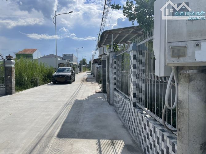 Chủ cần bán lô đất thổ cư 125m2 trung tâm thị trấn Cần Giuộc, cách quốc lộ 50 chỉ 100m - 1
