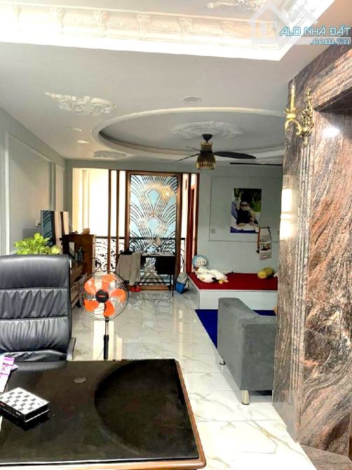 Bán Nhà hẻm ô tô Bàu Cát Tân Bình, Nhà Mới Thang Máy, 110M, Nở hậu, 1x tỷ - 1