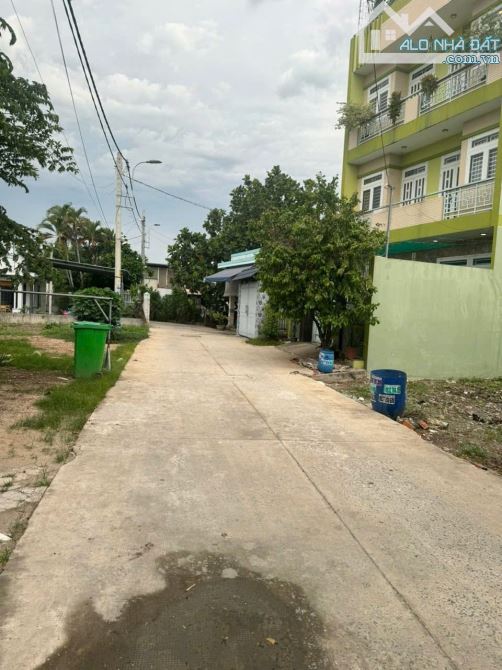 KẸT TIỀN CẦN BÁN GẤP 125M2 giá 1 tỷ 450 trGẦN CHỢ XUÂN THỚI THƯỢNG GIÁ ĐẦU TƯ TỐT - 1