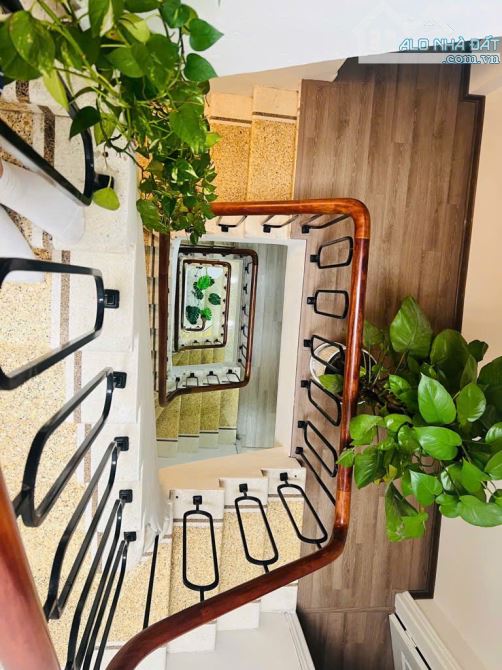 NGHĨA ĐÔ CẦU GIẤY – NHÀ ĐẸP SẴN Ở - NGÕ TO NHƯ PHỐ Ô TÔ TRÁNH – 50M2 X 5 TẦNG GIÁ TỐT - 1
