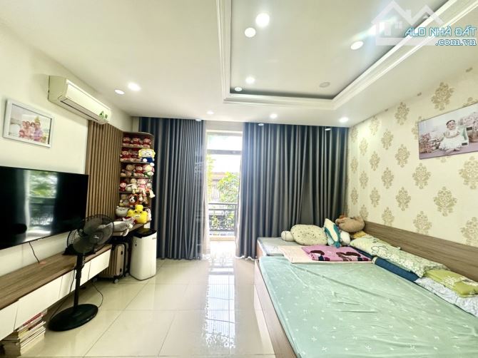 GẦN VẠN PHÚC CITY    NHÀ 4 LẦU, NGANG 5,  DÀI 14           GIÁ 8.6 tỷ - 1