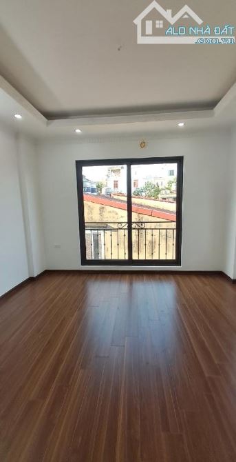 Bán nhà Vĩnh Hưng, lô góc, 5 tầng 6 ngủ ở hoặc cho thuê, ngõ thông, dt 45m2, giá hơn 5 tỷ - 2
