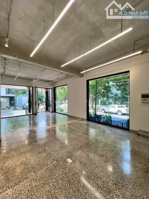 Cho thuê nhà mặt tiền  200m2 góc 2 mặt tiền KĐT An Phú ,Quận_2 - 2